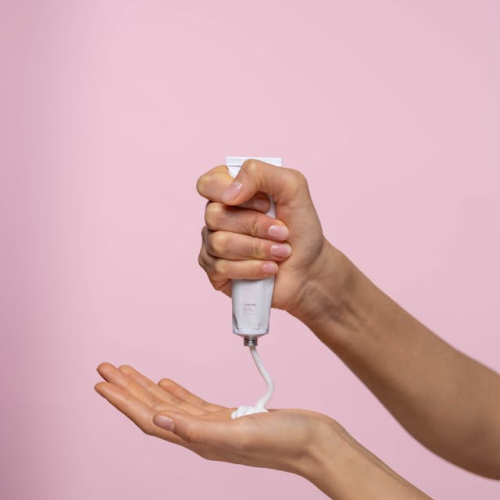 pexels-ron-lach-8140899