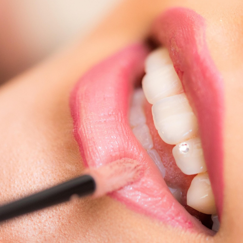 lipstick-1942172_1280